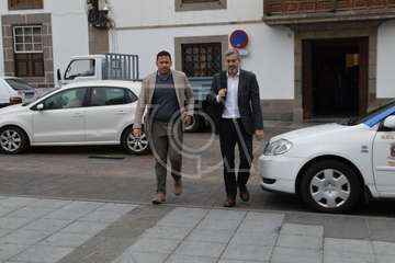 El senador nacionalista Fernando Clavijo durante la visita a Telde (Foto TA)